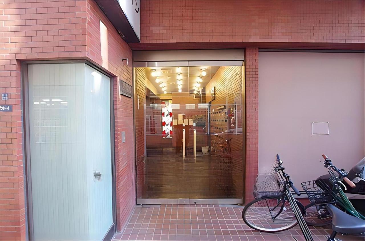 Апартаменты West Shinjuku Flower House Токио Экстерьер фото